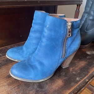 Aldo blue suede zipper booties GUC